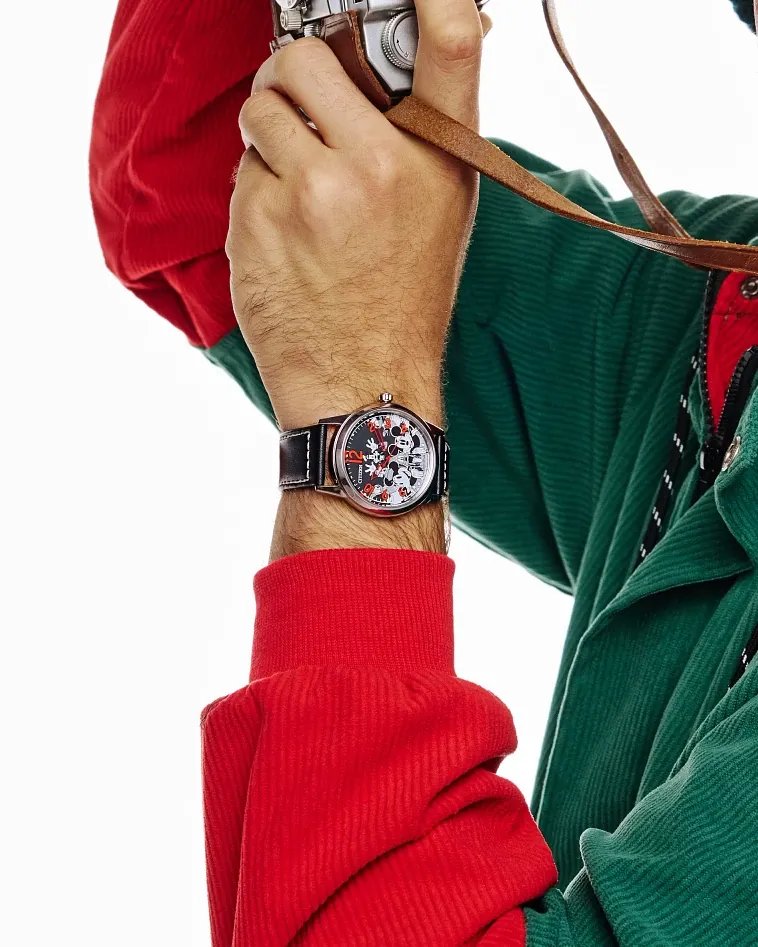 Sensational Six Road Trip Silver-Tone Dial Leather Strap FE7110